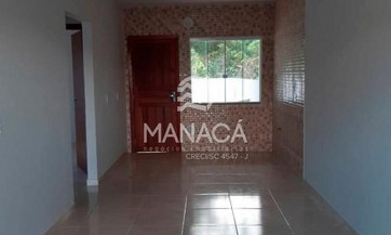 Casa Com 2 Quartos À...