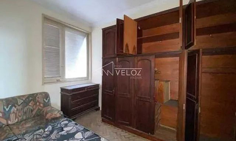 Apartamento-À Venda-...