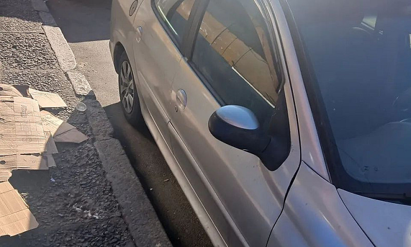 Peugeot 207 Sedan Pa...