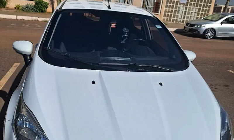 Ford Fiesta Se 1.6 1...