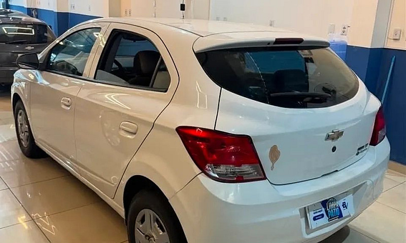 Chevrolet Onix Hatch...