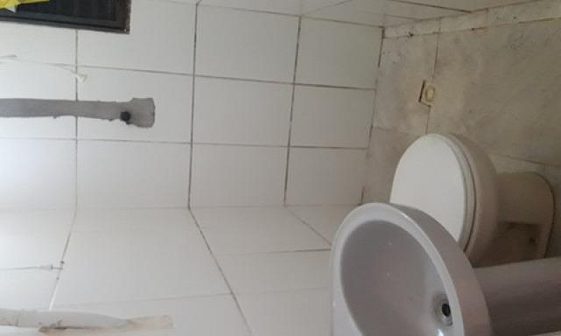 Alugo Casa...