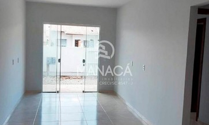 Casa Com 2 Quartos À...