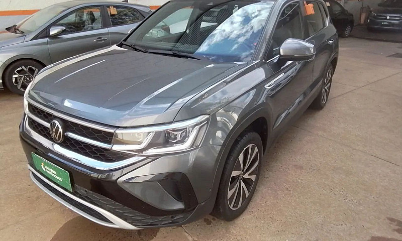 Volkswagen Taos 2023...