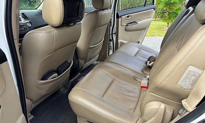 Hilux Sw4 4X4...