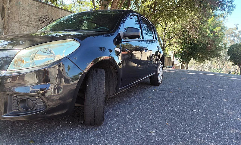Renault Sandero Auth...