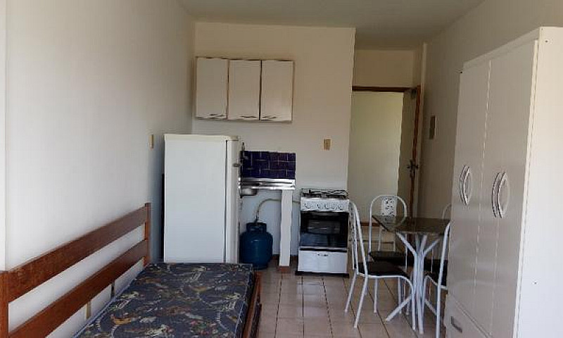 Apto 1/4-Mobiliado E...