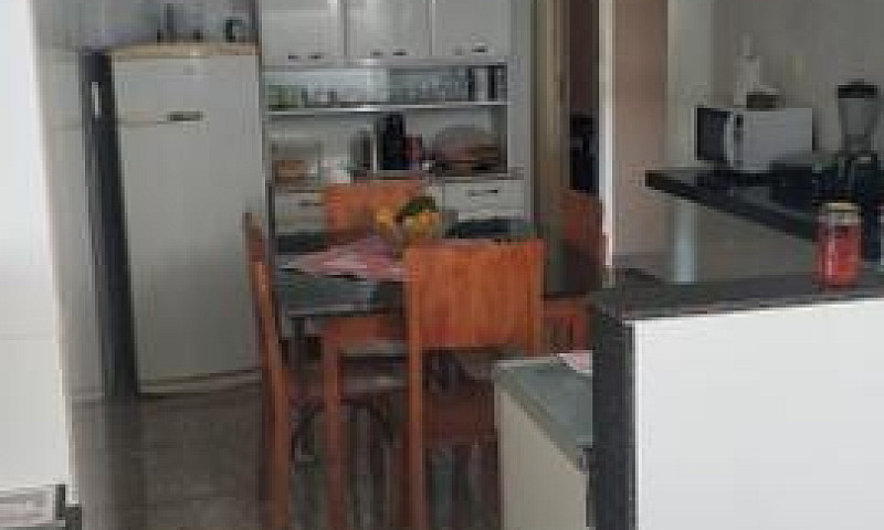 Casa 3/4 Com Quintal...