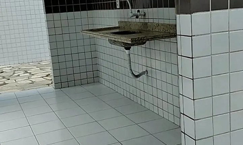 Alugo Quarto Para Me...