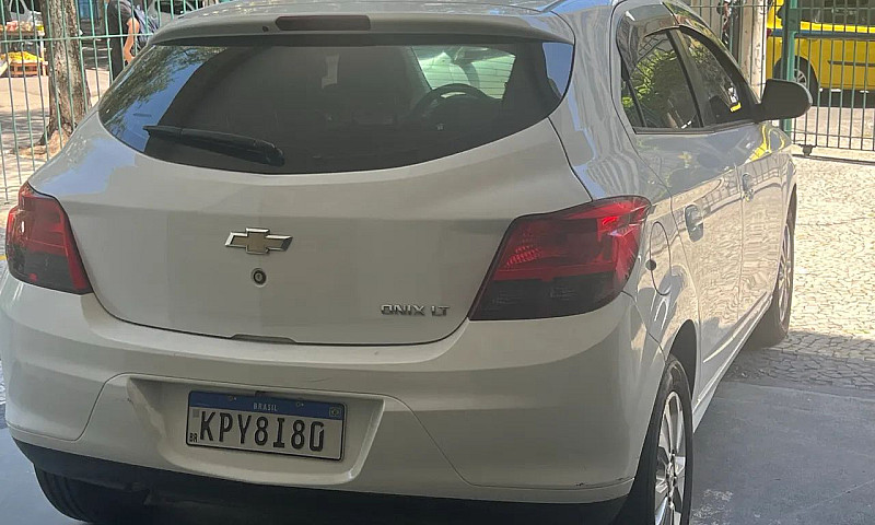 Chevrolet Onix Hatch...