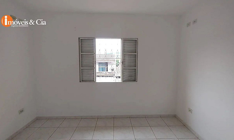 Casa Com 2 Dormitóri...