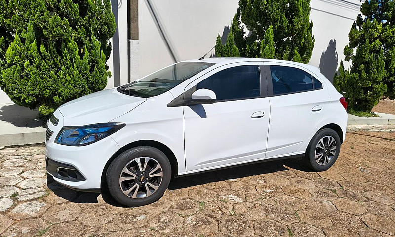 Chevrolet Onix Hatch...
