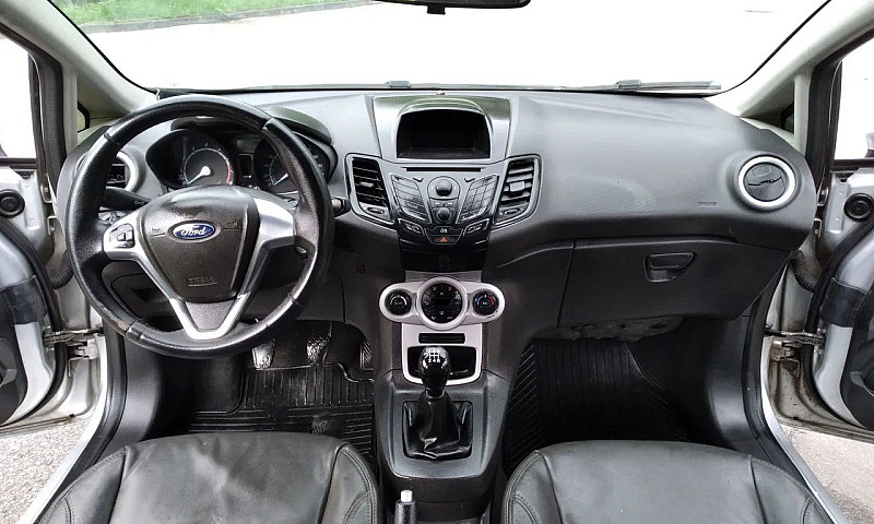 Ford Fiesta Titanium...