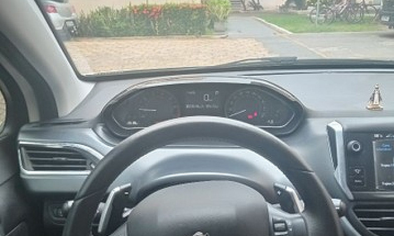 Peugeot 208...