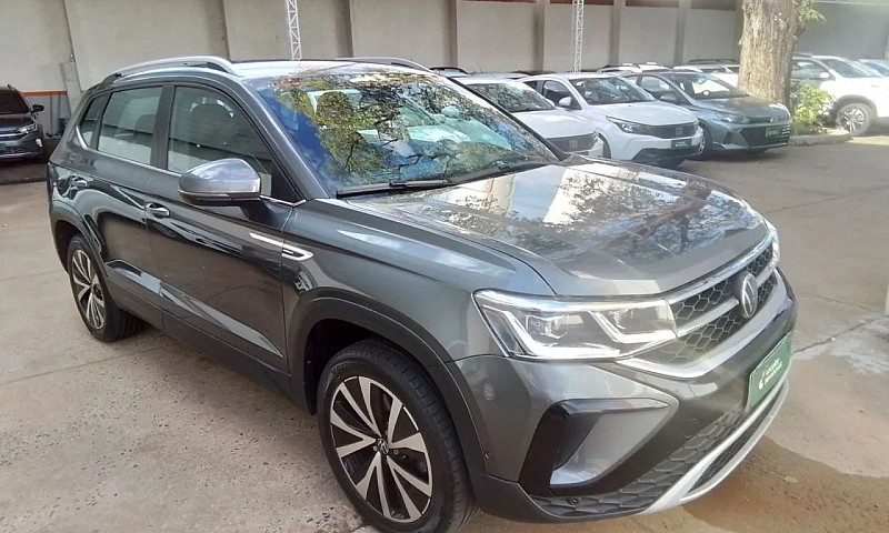 Volkswagen Taos 2023...