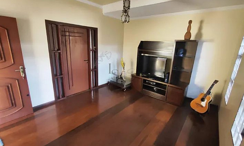 Casa No Jardim Athen...