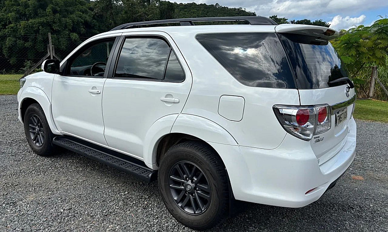Hilux Sw4 4X4...