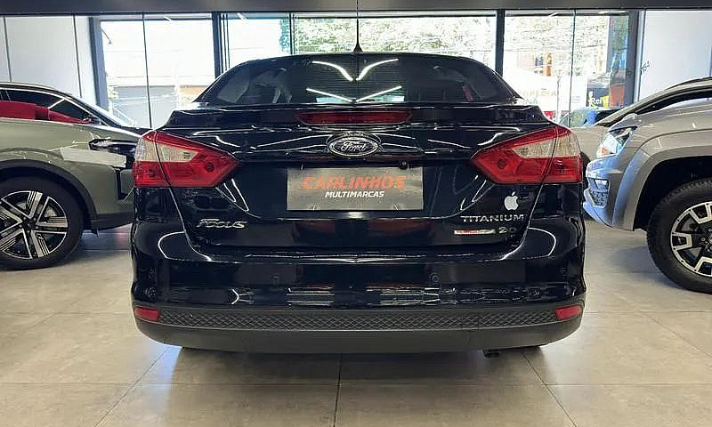Ford Focus Sedan 2.0...