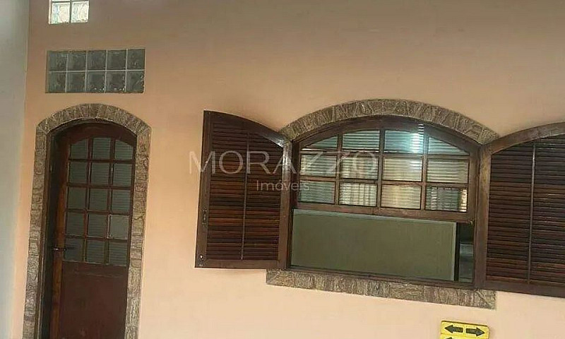 Casa Com 3 Dormitóri...