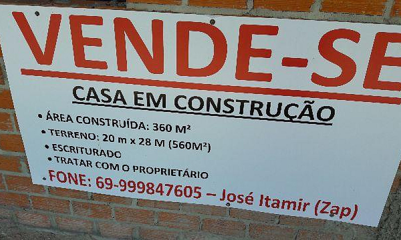 Casa Em Construção E...