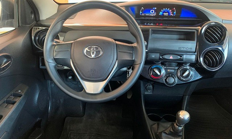 Toyota Etios Sedan X...