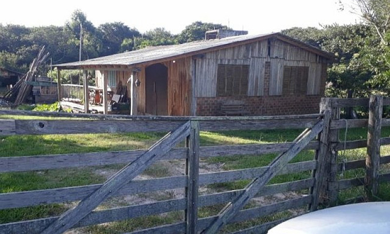 Vendo Casa Em Itapuã...