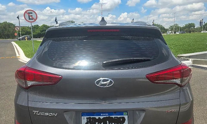 Hyundai Tucson Gl 1....