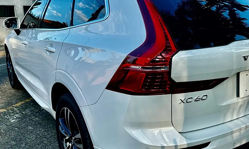 Volvo Xc 60 T-5 Mome...