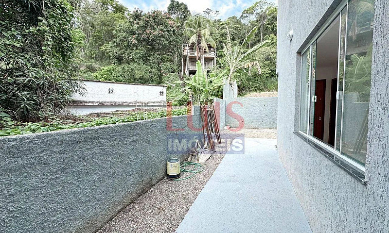 Casa Com 3 Dormitóri...