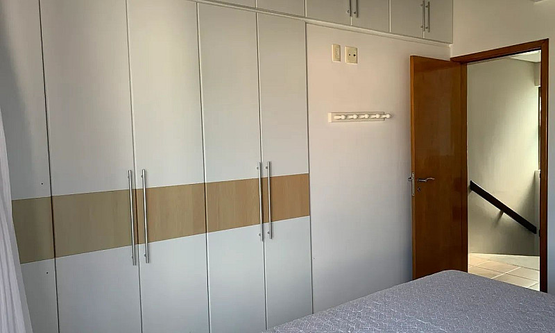 Muro Alto Residence:...