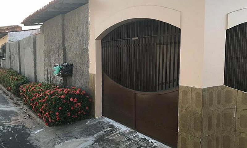 Alugo Excelente Casa...