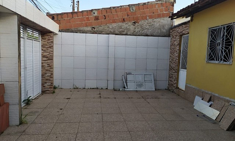 Casa Bem Localizada ...