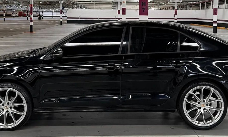 Volkswagen Jetta Com...