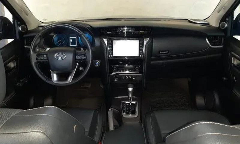Toyota Hilux Sw4 Srx...