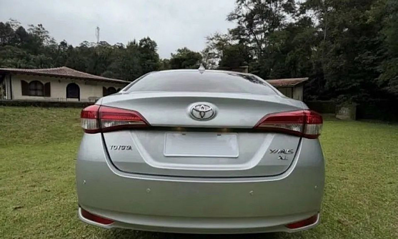 Toyota Yaris Xl Seda...