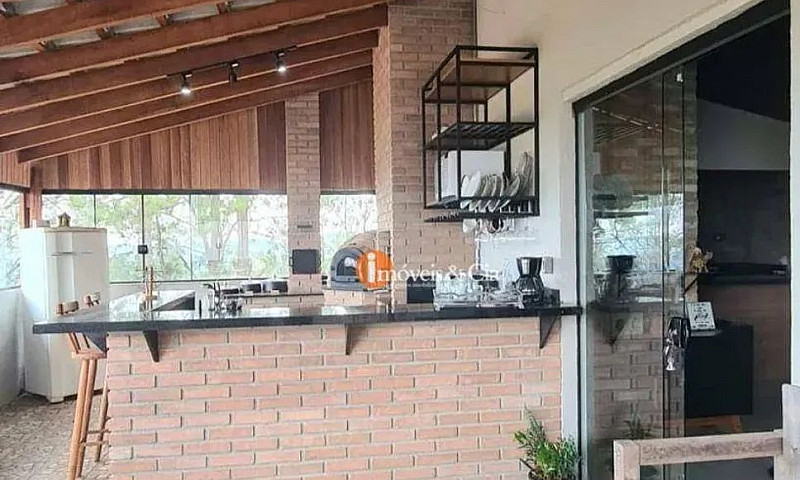 Casa Com 3 Dormitóri...