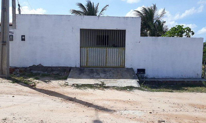 Vendo Uma Casa Em Bo...