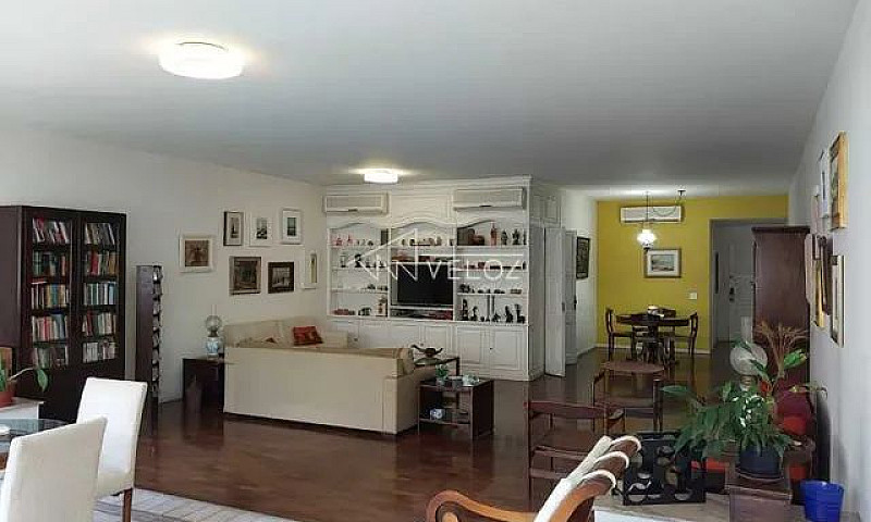 Apartamento-À Venda-...
