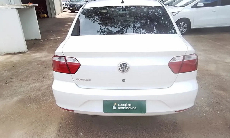 Volkswagen Voyage 1....