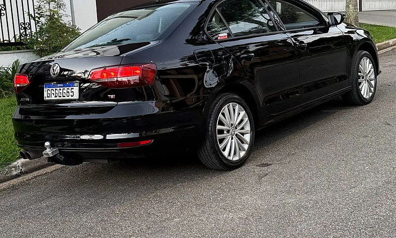 Volkswagen Jetta Com...