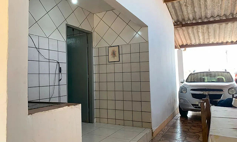 Casa Com 2 Quartos E...