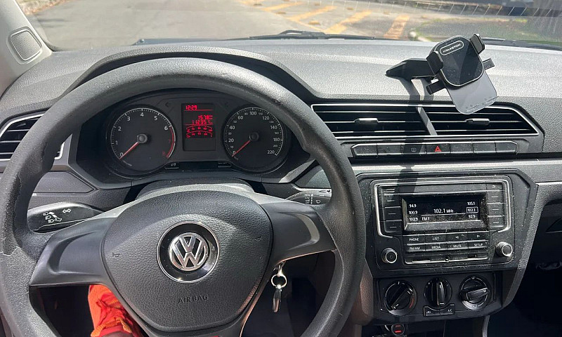 Volkswagen Voyage Tr...
