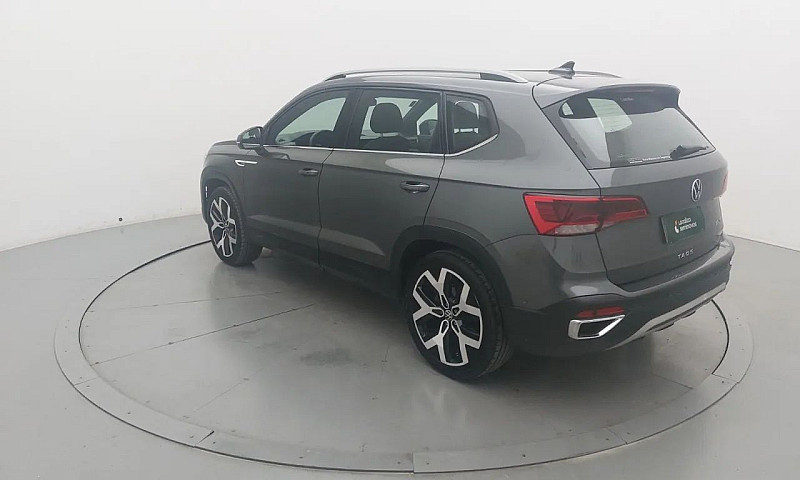 Volkswagen Taos High...