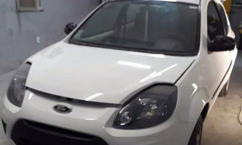 Ford Ka - Olhou, Lev...