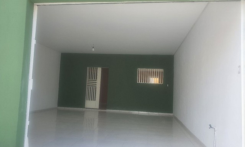 Vende-Se Casa Com 3 ...
