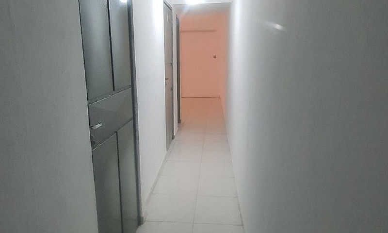 Vende-Se Casa Com 3 ...