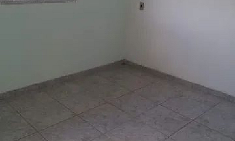 Alugo Casa...