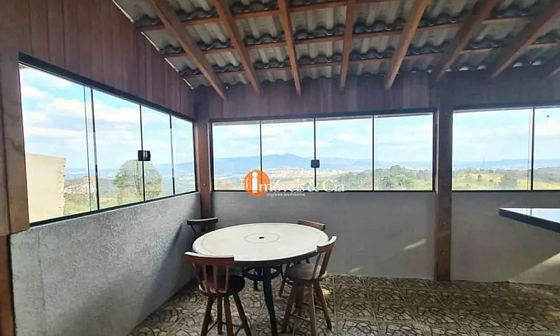 Casa Com 3 Dormitóri...
