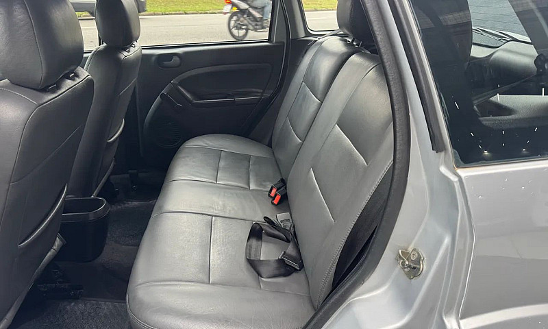 Ford Fiesta 1.6 8V F...