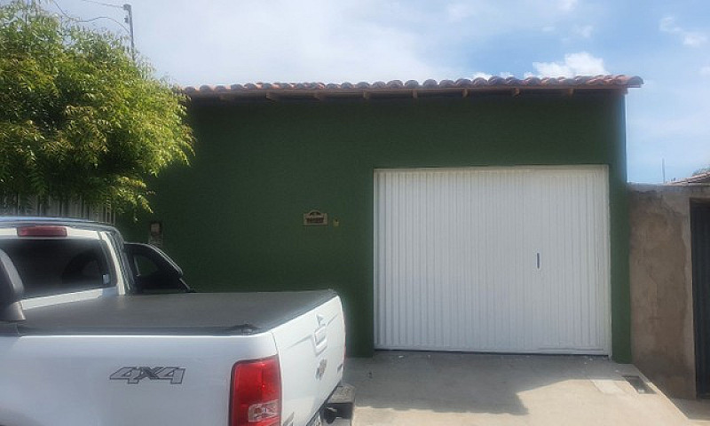 Vende-Se Casa Com 3 ...